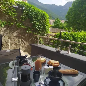 https://au-pied-de-la-bealiere.hotels-rhonealpes.com